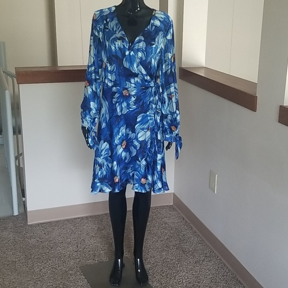 Floral print wrap dress